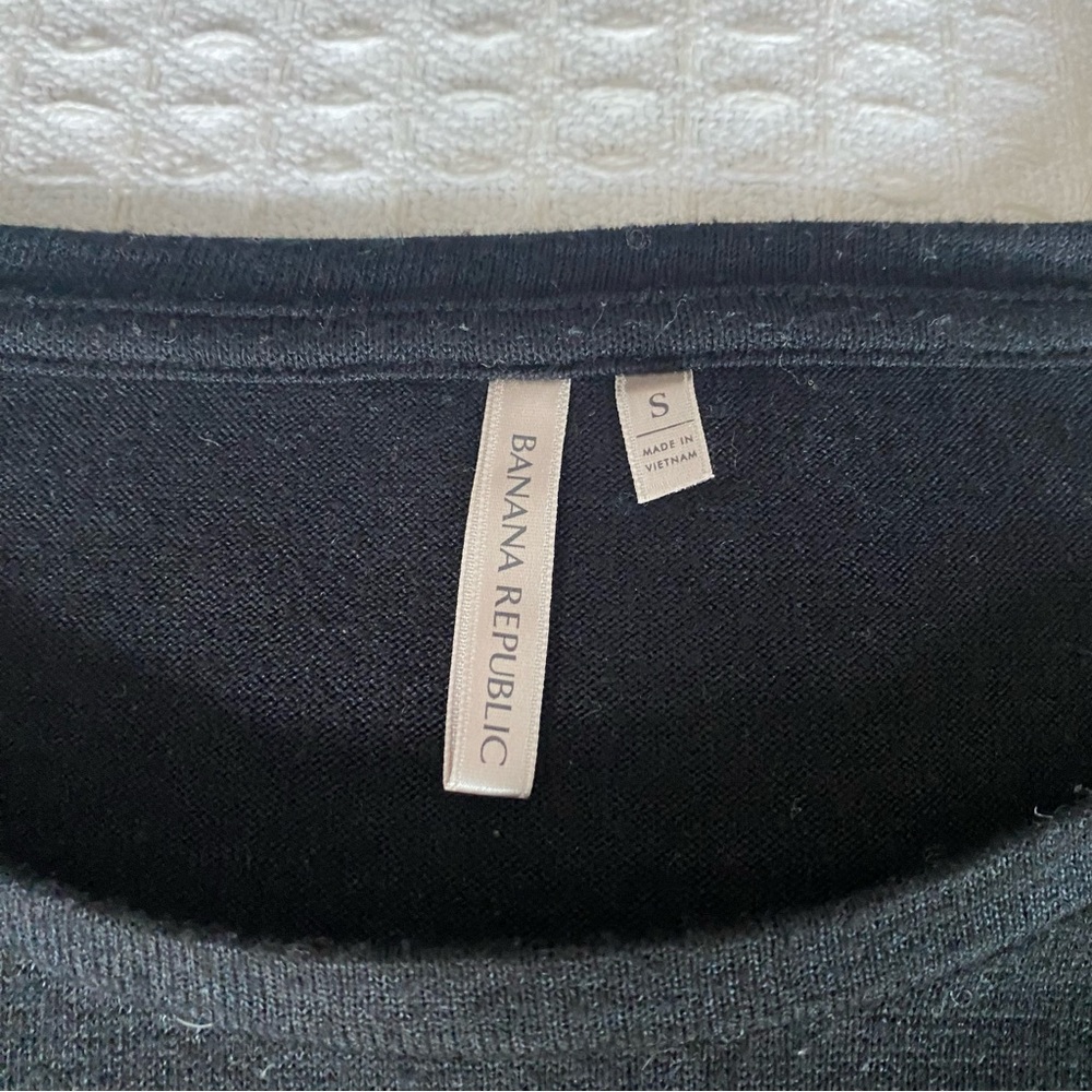 Banana Republic signature long sleeve tee black size Small - Picture 2 of 5